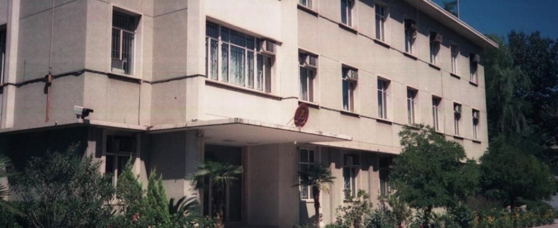 Zwei deutsche Schulen in einer Stadt
